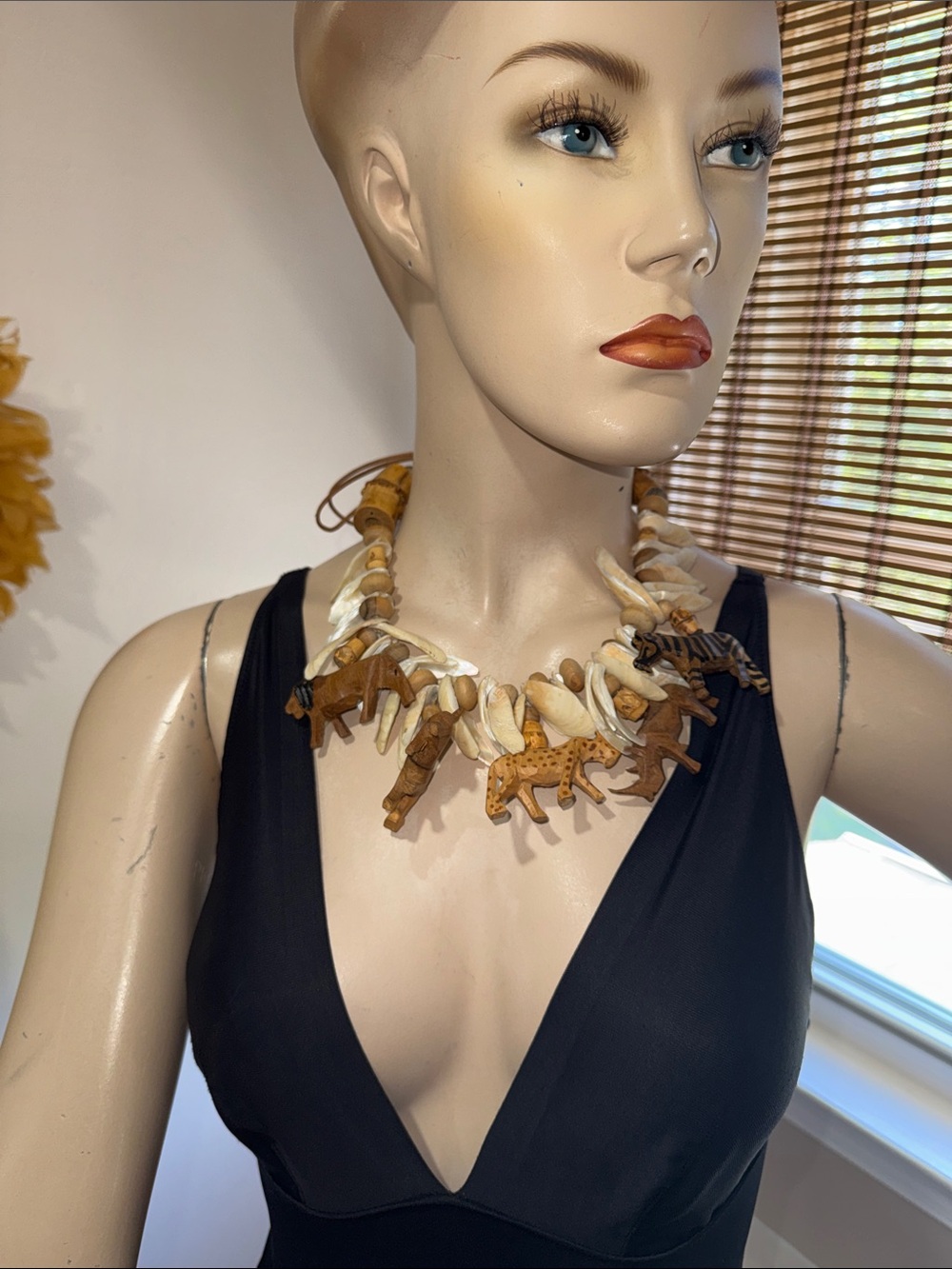 Vintage Wood Safari Animal Necklace - Picture 14 of 16
